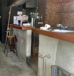 Holland Drive (D10), Retail #497486491